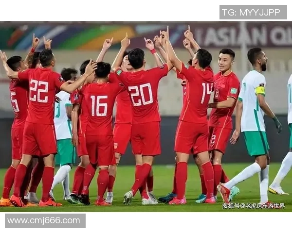 足球明星场内遭遇暴力袭击事件曝光引发广泛关注和热议