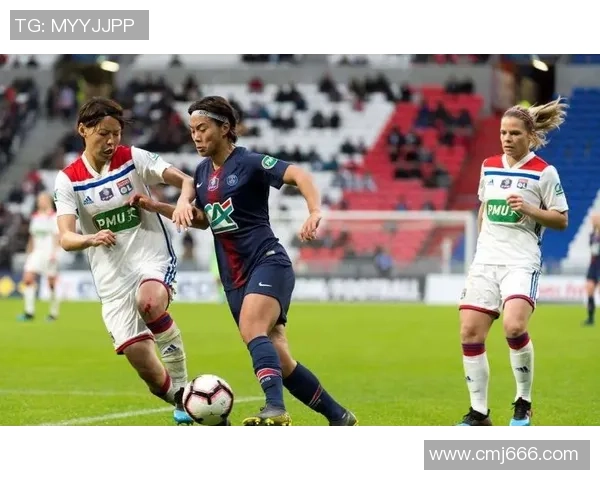 足球球星卡片收藏热潮兴起，球迷们的珍藏之路与市场趋势分析