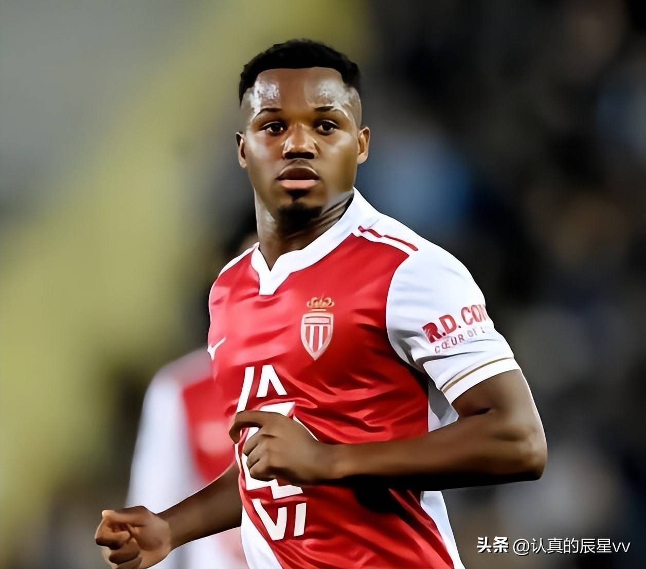 卖人赚1100万，梅西接班人在法甲重生，豪门账本比情怀更重要